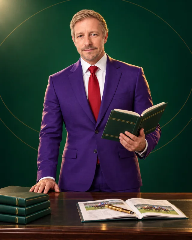 Jean Suissur compare les méthodes hippiques et sportives à son bureau